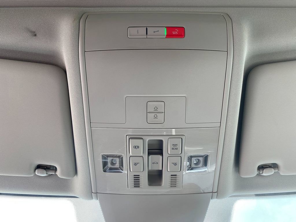 Used 2022 Volkswagen Atlas SEL R-Line image 23