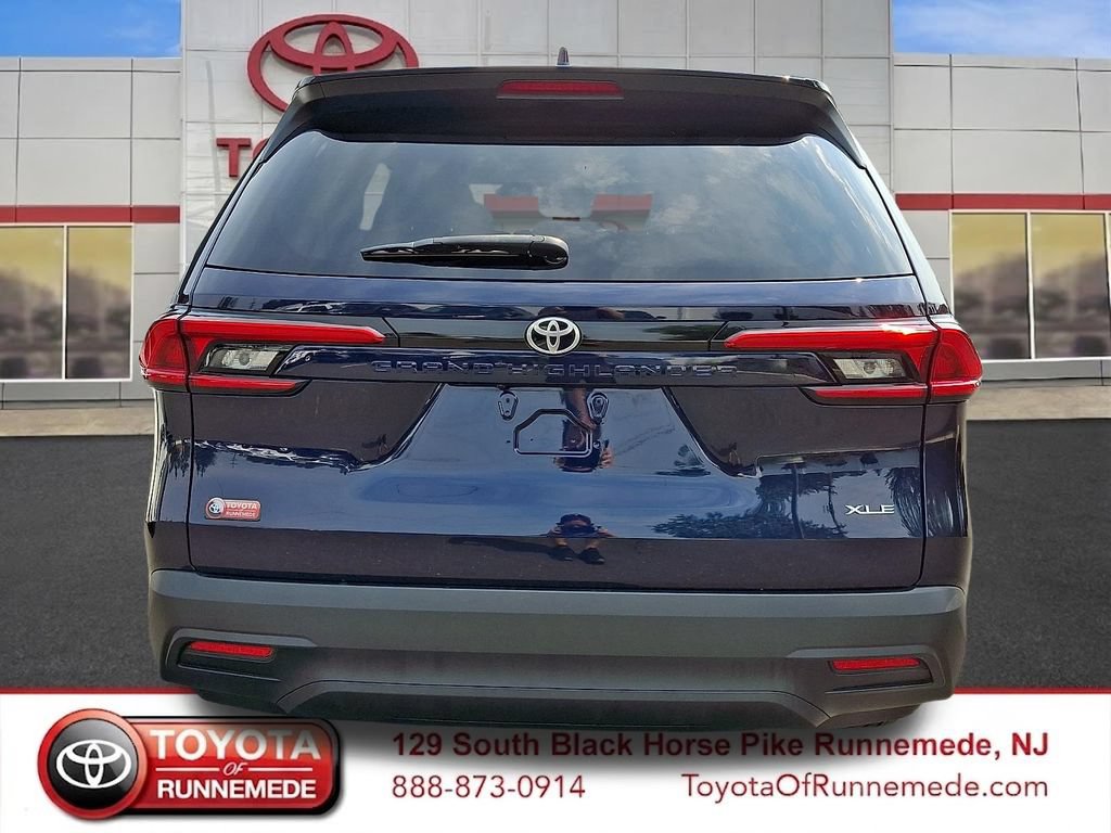 Certified 2024 Toyota Grand Highlander FWD image 5