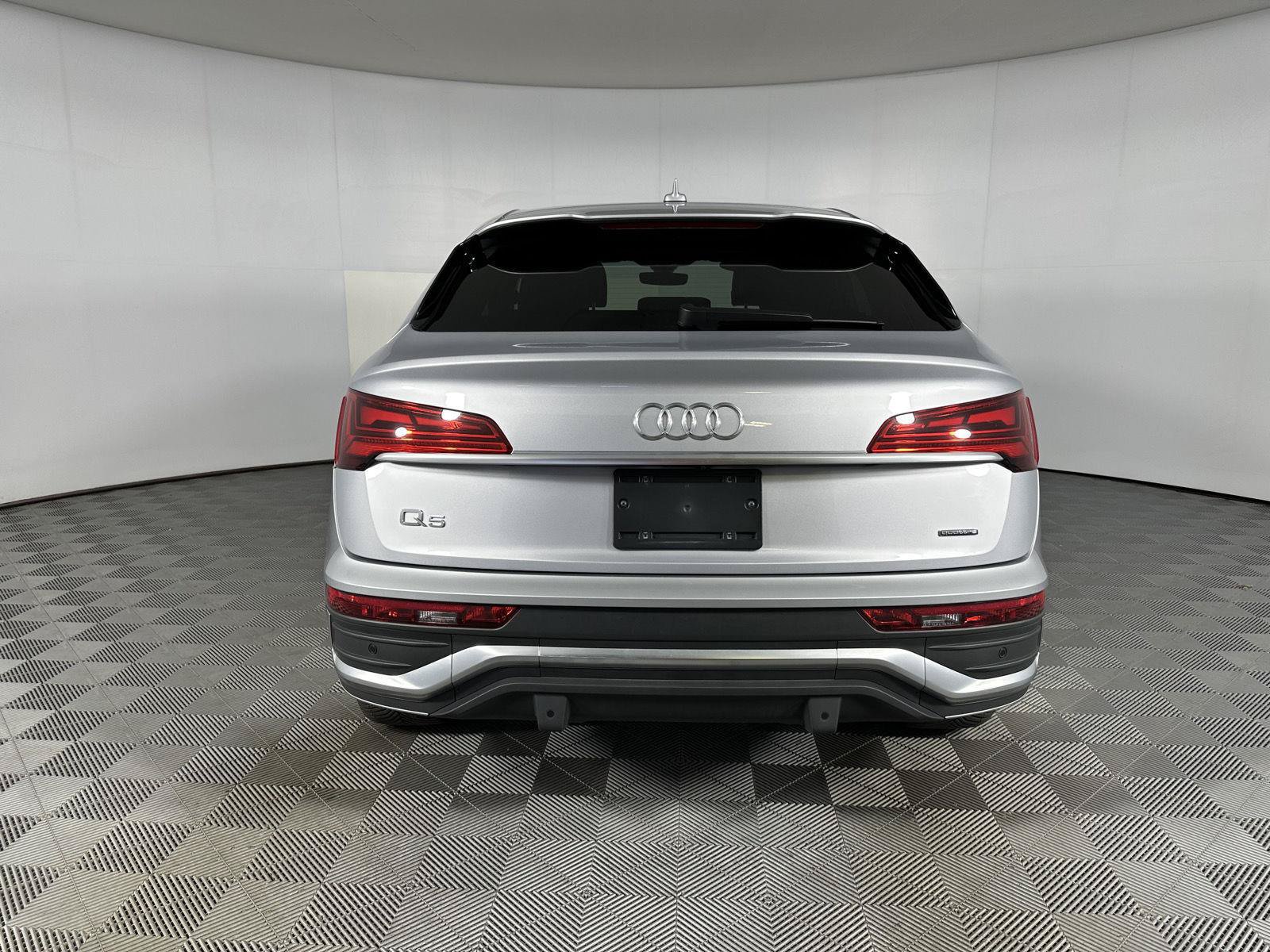 Used 2022 Audi Q5 2.0T Prestige w/ Prestige Package AWD/4WD image 27