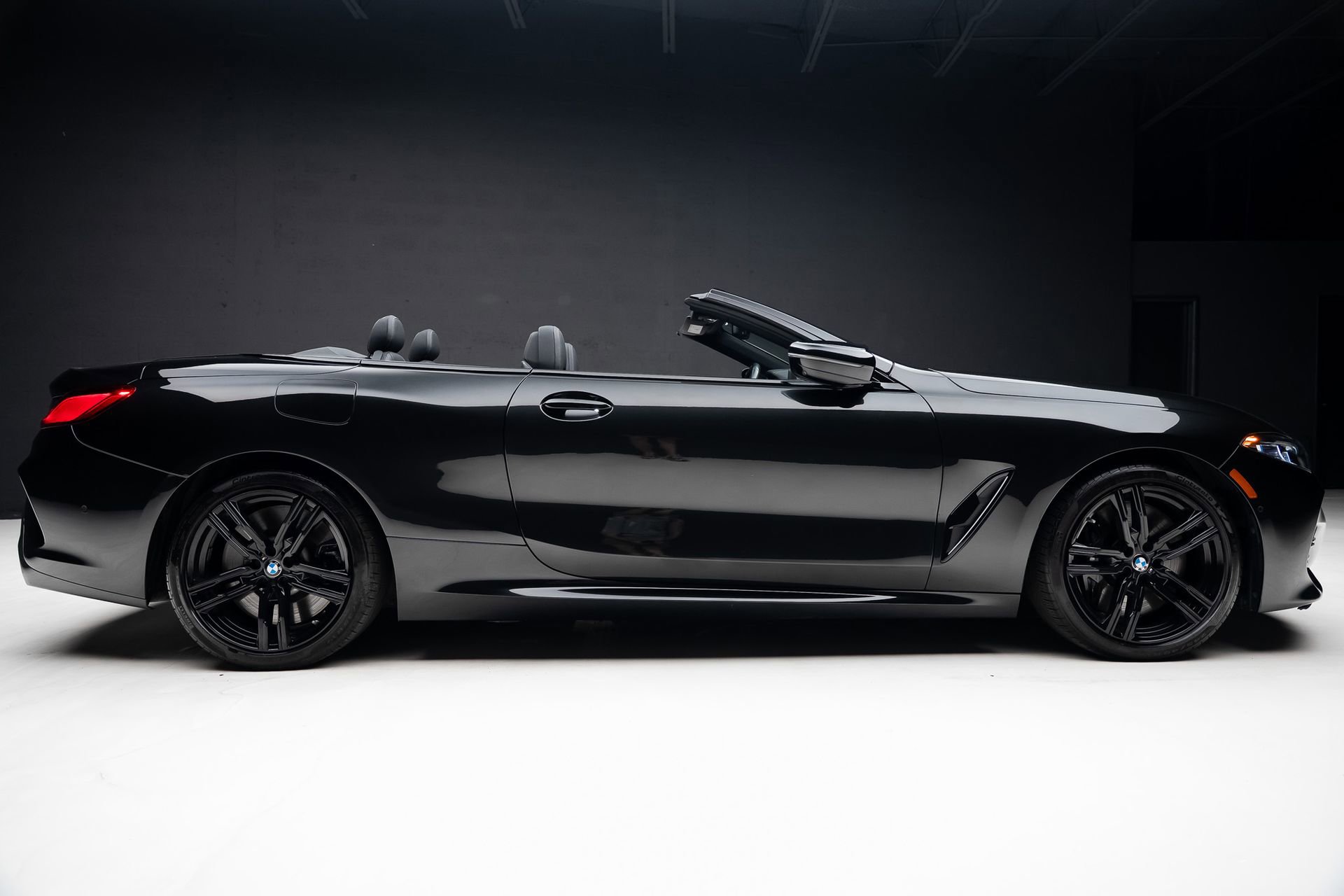 Used 2023 BMW M850i xDrive Convertible w/ M Sport Professional Package image 38