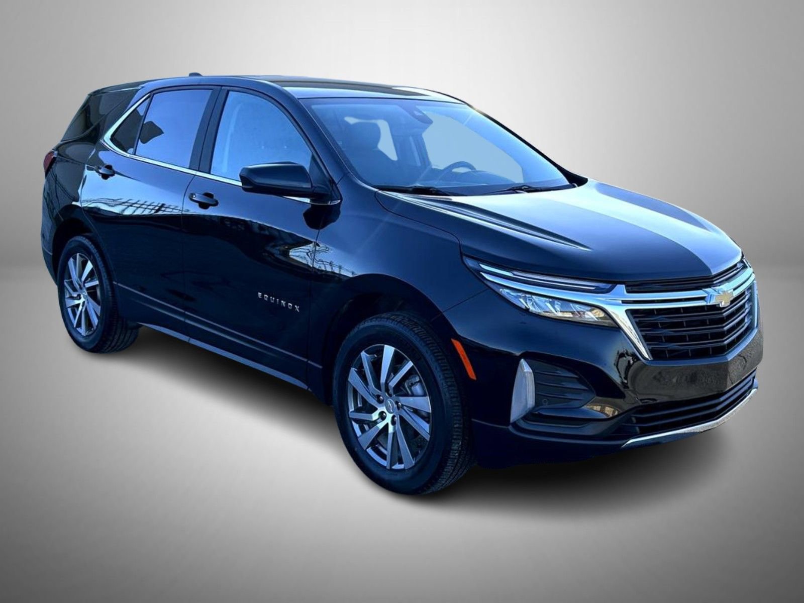 Used 2024 Chevrolet Equinox LT w/ LPO, Floor Liner Package image 3