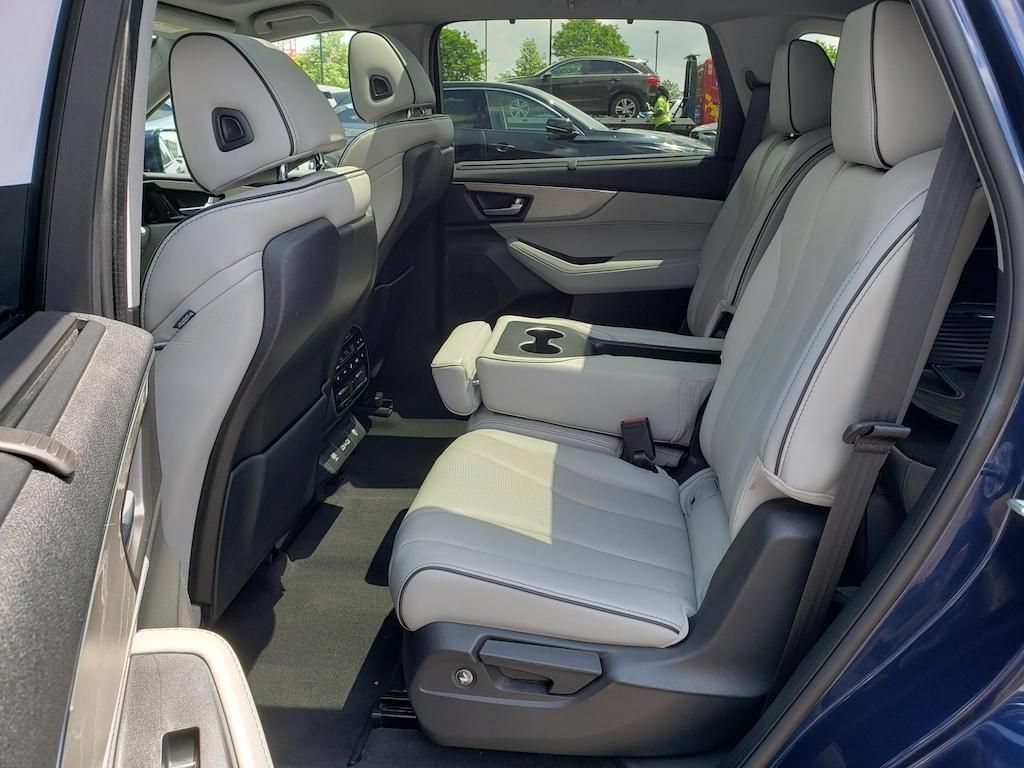 Used 2022 Acura MDX SH-AWD w/ Advance Package image 31