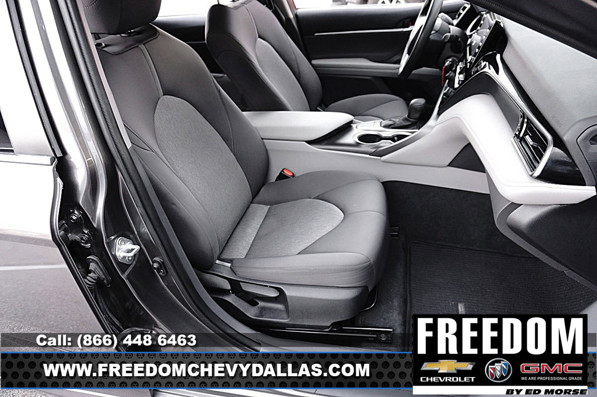 Used 2022 Toyota Camry LE image 11