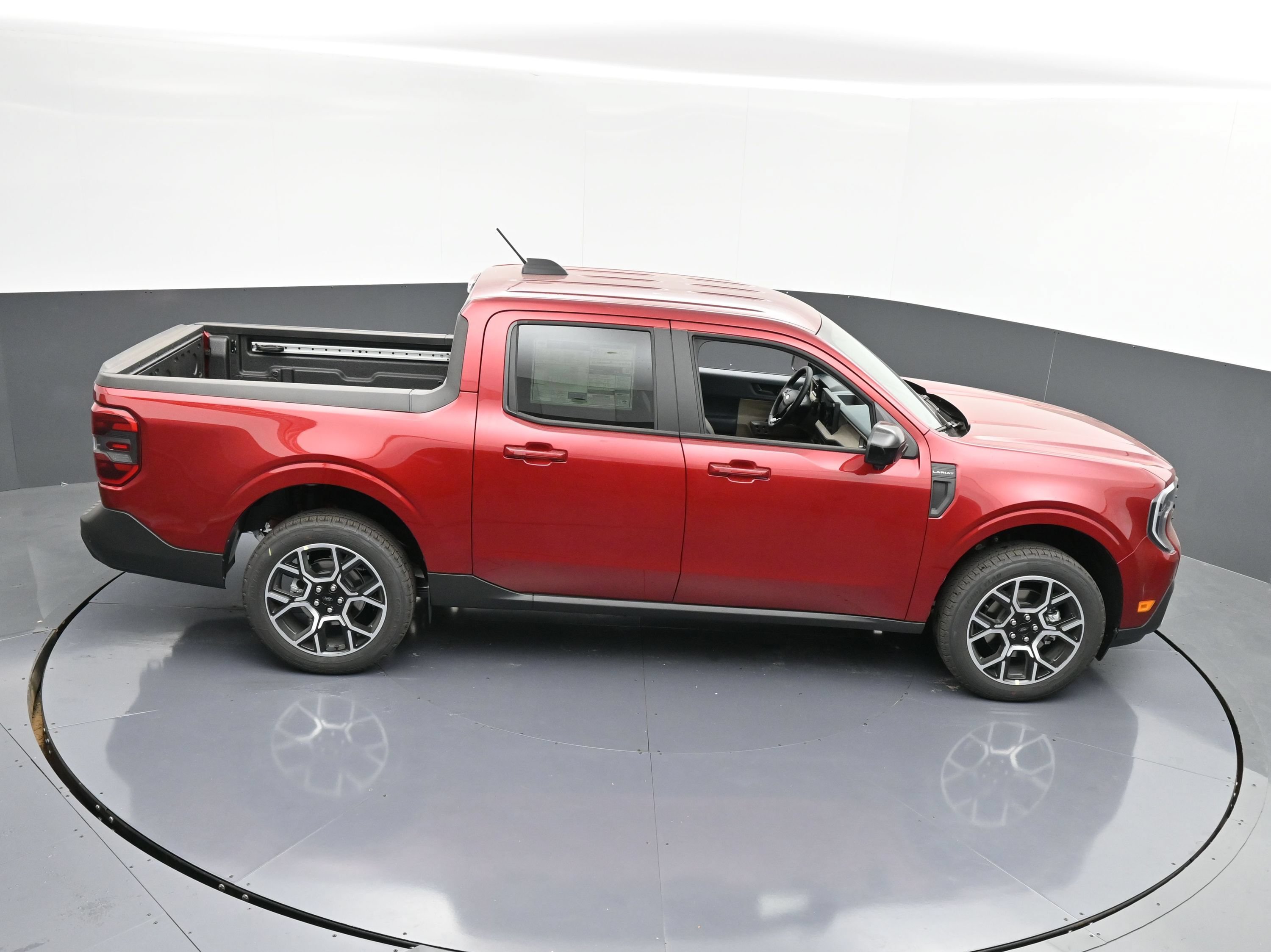 Used 2025 Ford Maverick Lariat AWD/4WD image 25