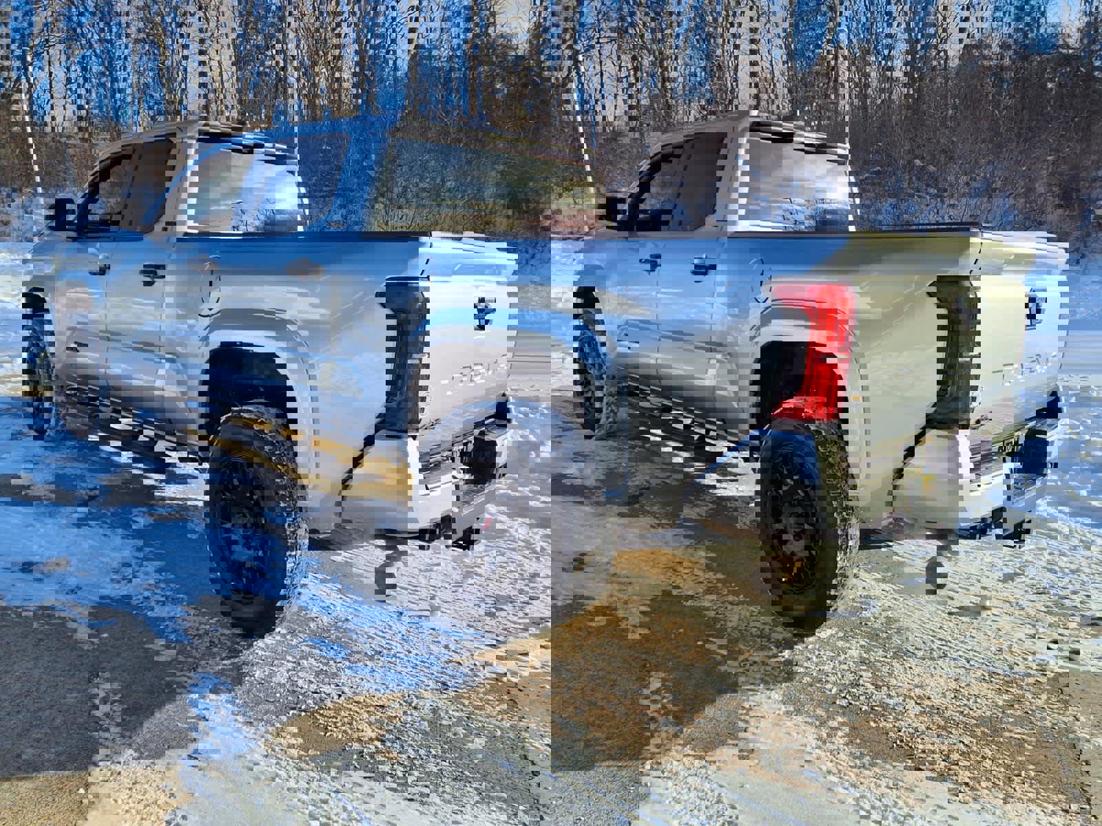 Used 2025 Toyota Tacoma SR5 image 5