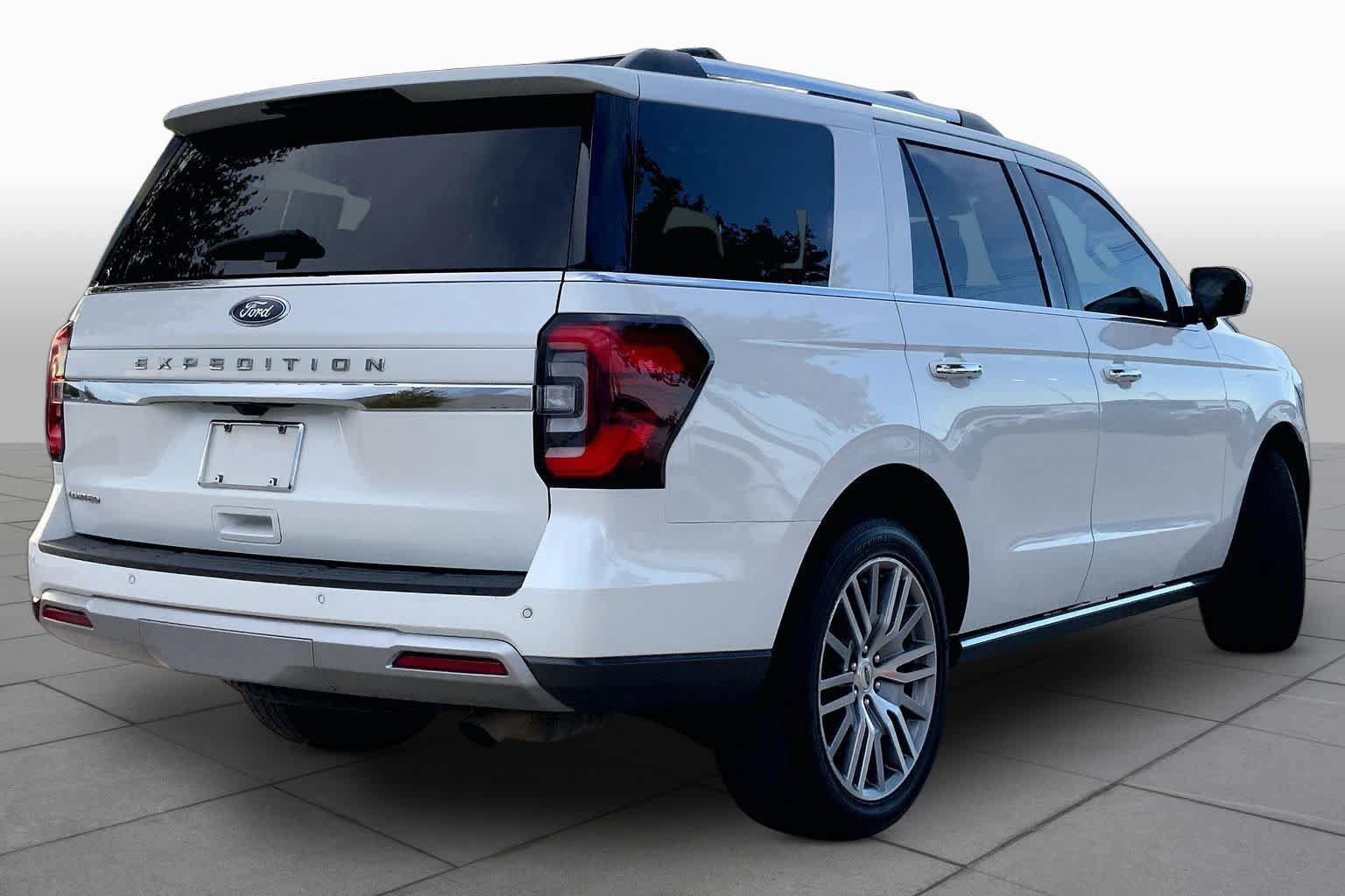 Used 2022 Ford Expedition Limited AWD/4WD image 13