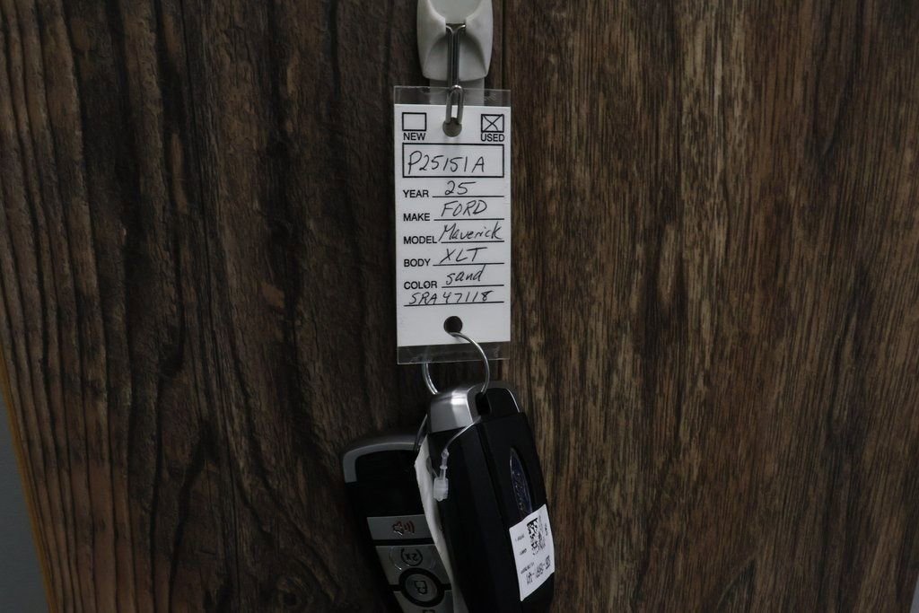 Used 2025 Ford Maverick XLT w/ XLT Luxury Package image 37