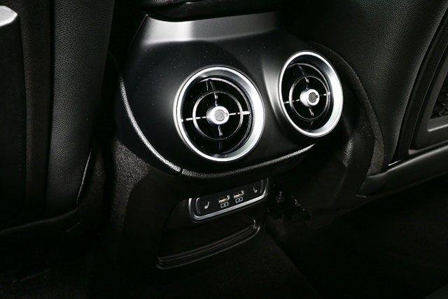 New 2025 Alfa Romeo Stelvio Sprint w/ Convenience Package AWD/4WD image 18