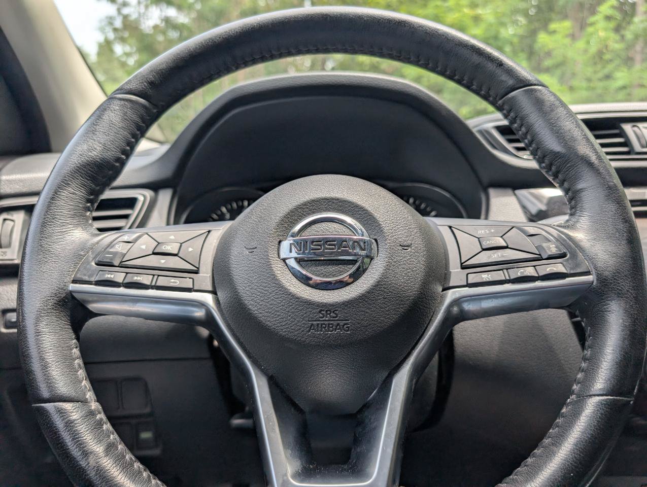 Used 2018 Nissan Rogue Sport SL w/ SL Premium Package FWD image 14