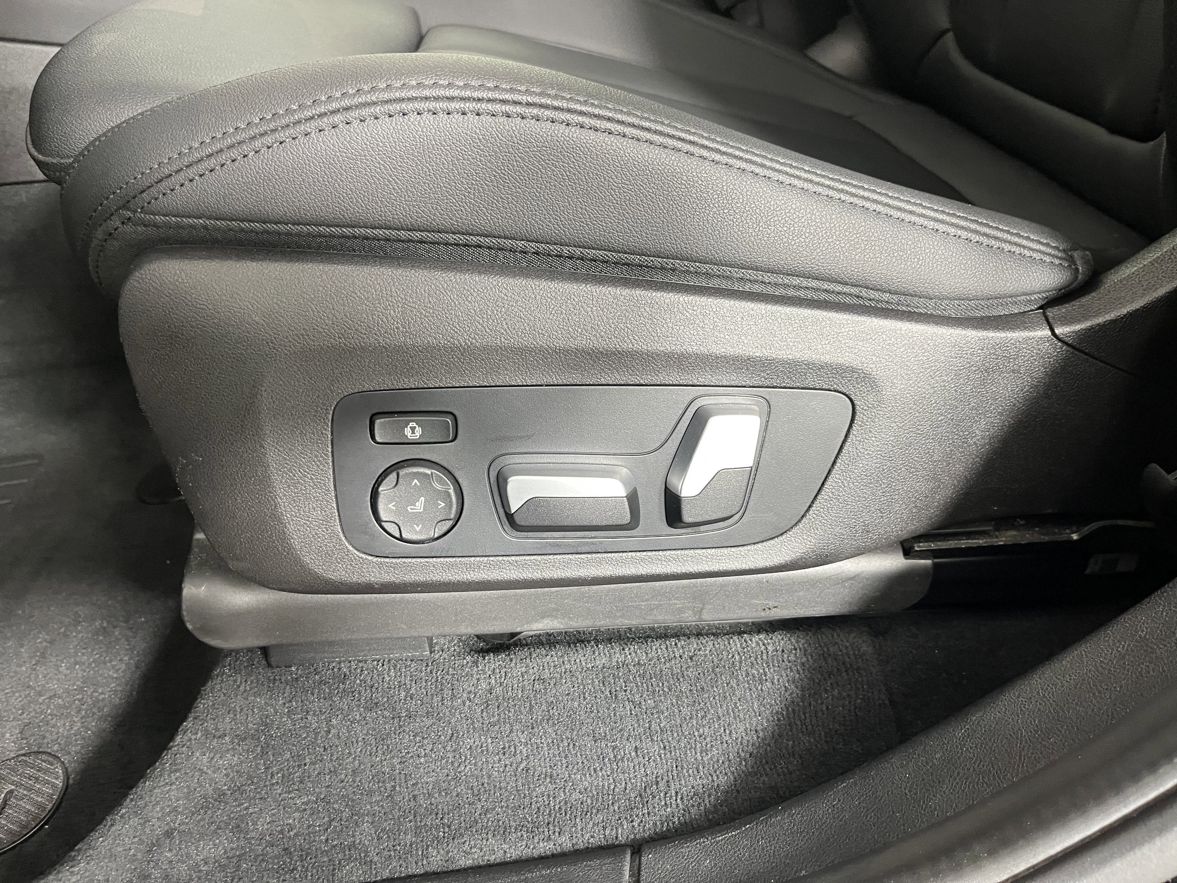 Used 2021 BMW X4 xDrive30i w/ Convenience Package AWD/4WD image 20