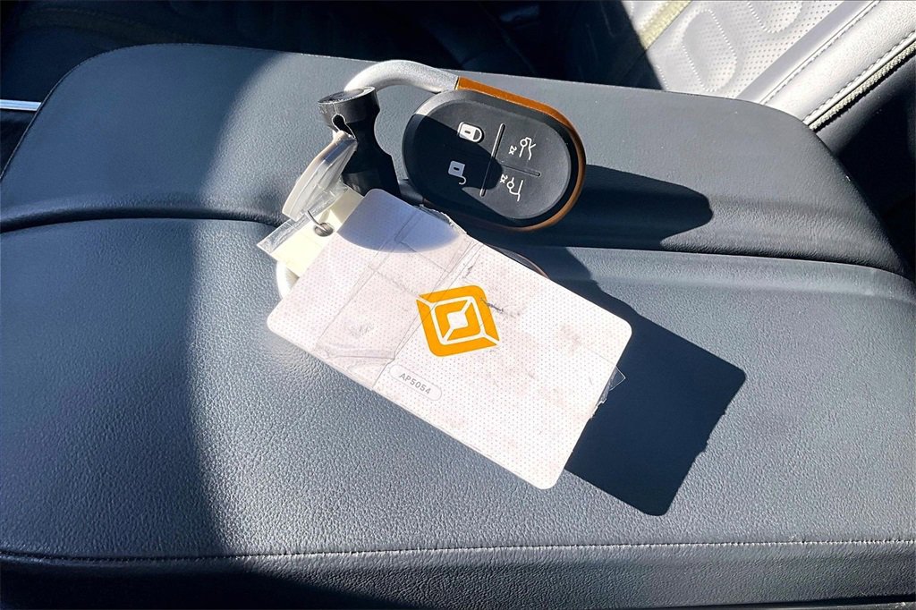 Used 2024 Rivian R1S Adventure image 10