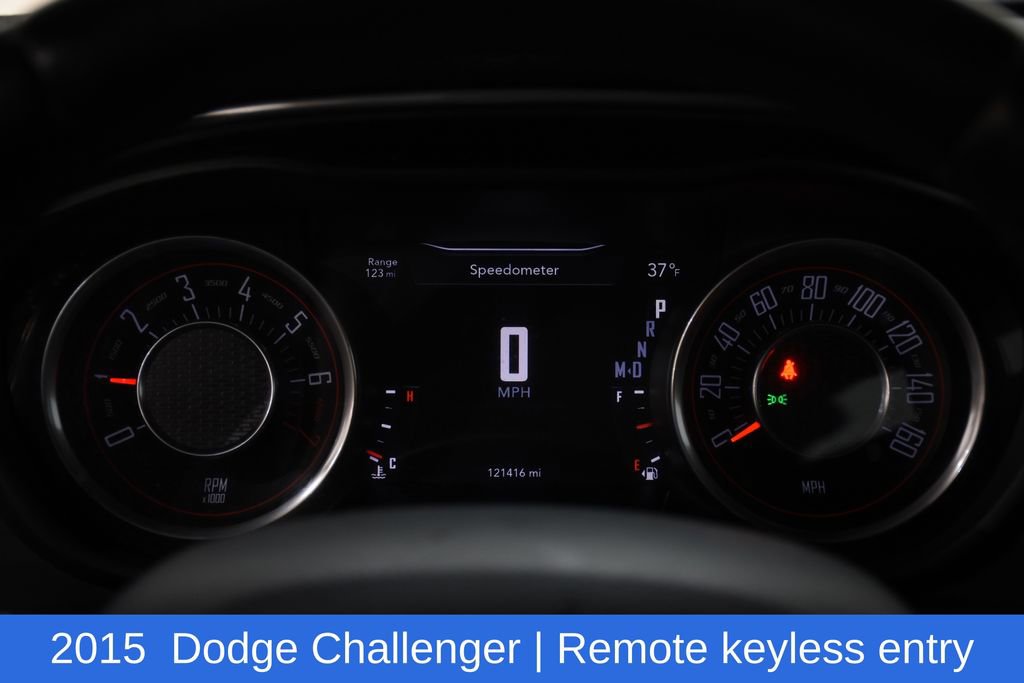 Used 2015 Dodge Challenger SXT w/ Driver Convenience Group image 11