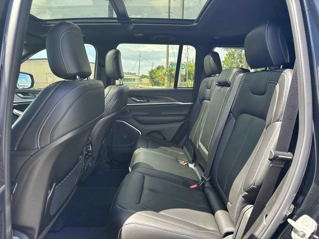 New 2026 Jeep Grand Cherokee Limited w/ Limited Altitude Package RWD image 13