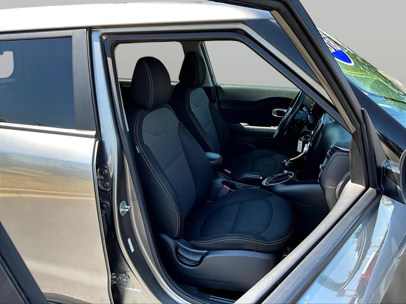 Used 2018 Kia Soul + FWD image 30