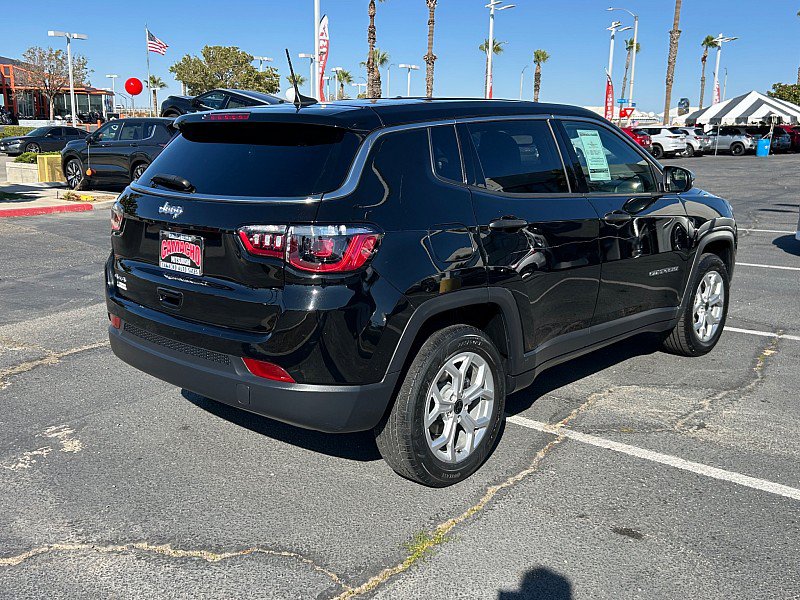 Used 2025 Jeep Compass Sport AWD/4WD image 11