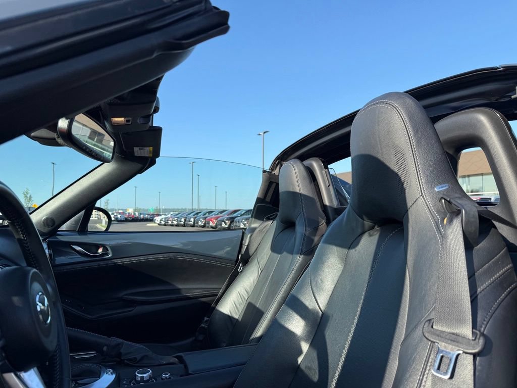 Used 2021 MAZDA MX-5 Miata RF Grand Touring RWD image 10