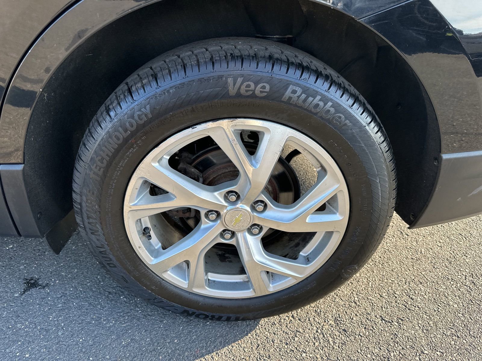 Used 2018 Chevrolet Equinox Premier w/ Infotainment II Package AWD/4WD image 9