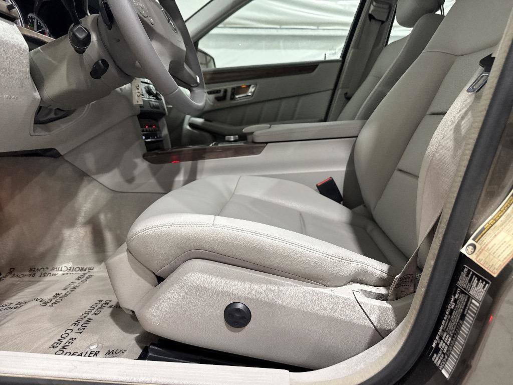 Used 2011 Mercedes-Benz E 350 Sedan image 32