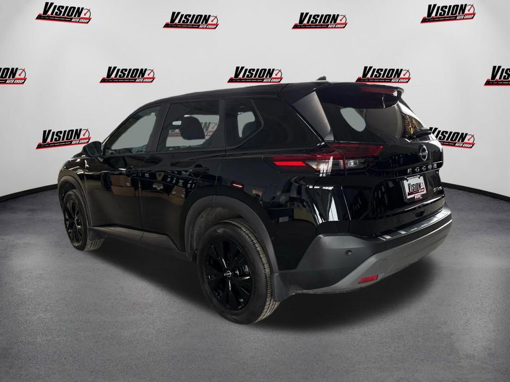 Used 2023 Nissan Rogue SV image 7