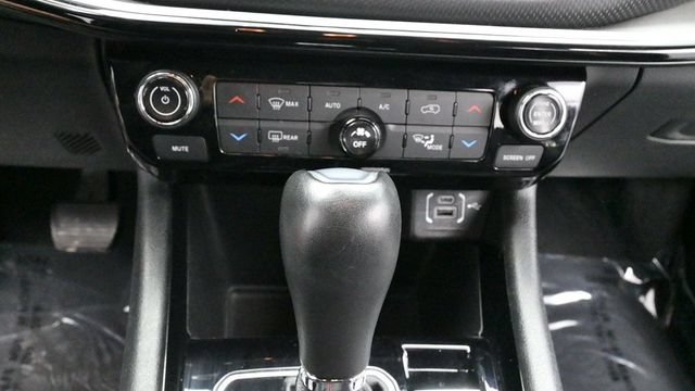 Used 2025 Jeep Compass Trailhawk AWD/4WD image 16
