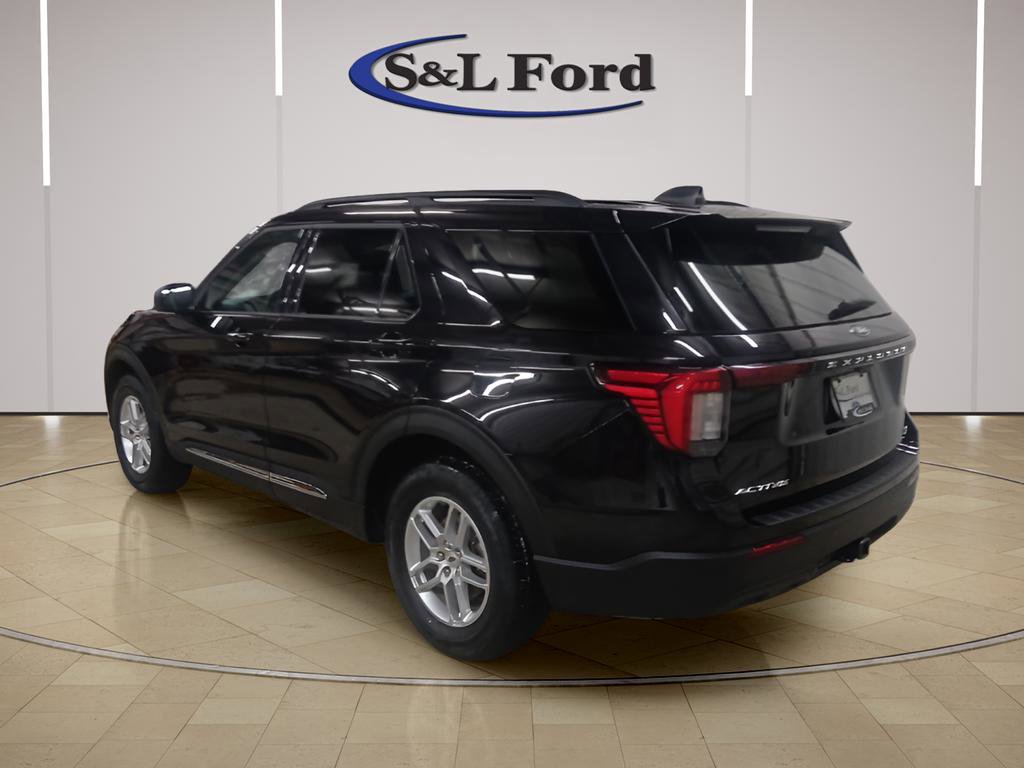 Certified 2025 Ford Explorer Active image 3