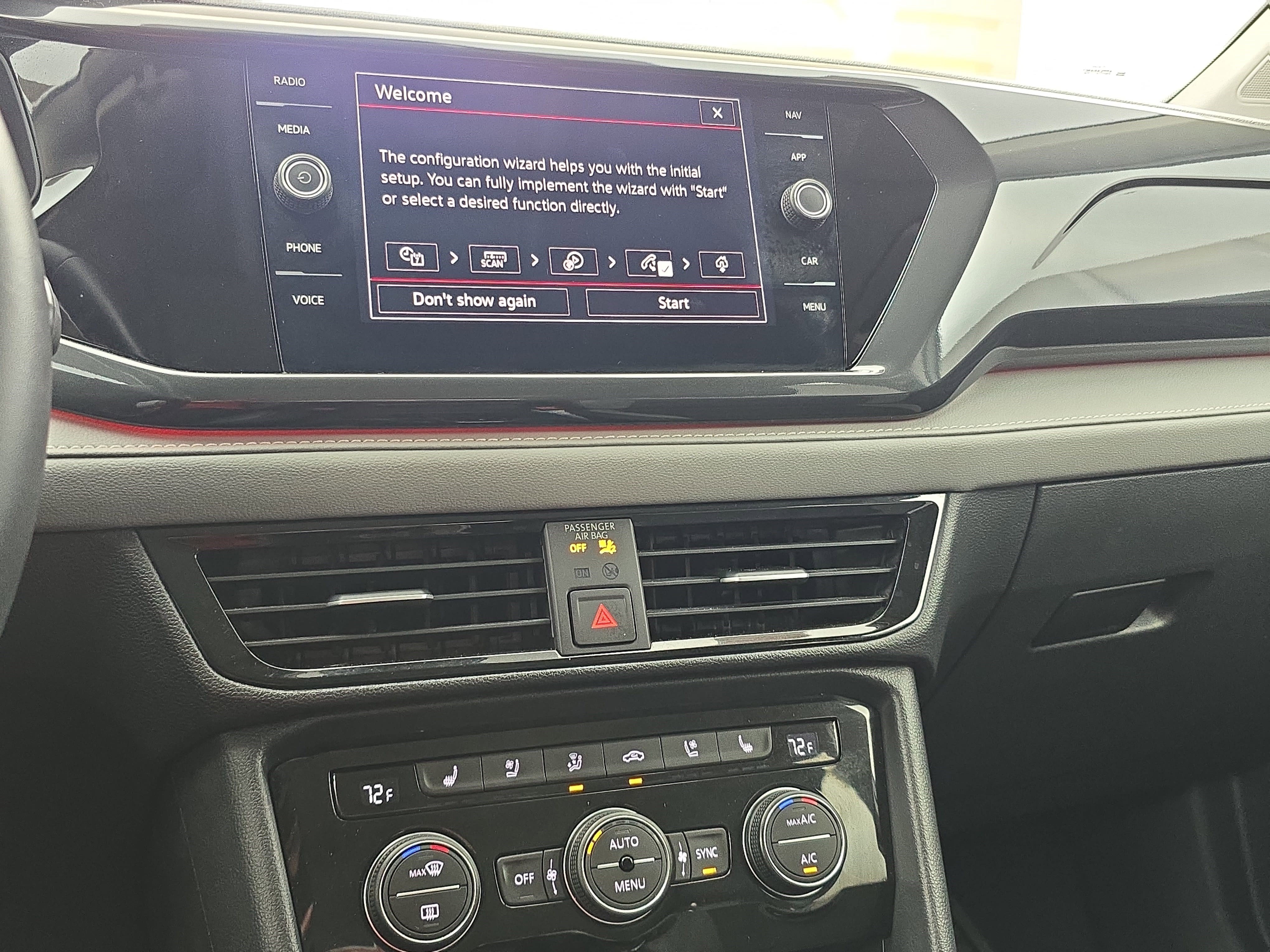 Used 2024 Volkswagen Taos SEL image 19