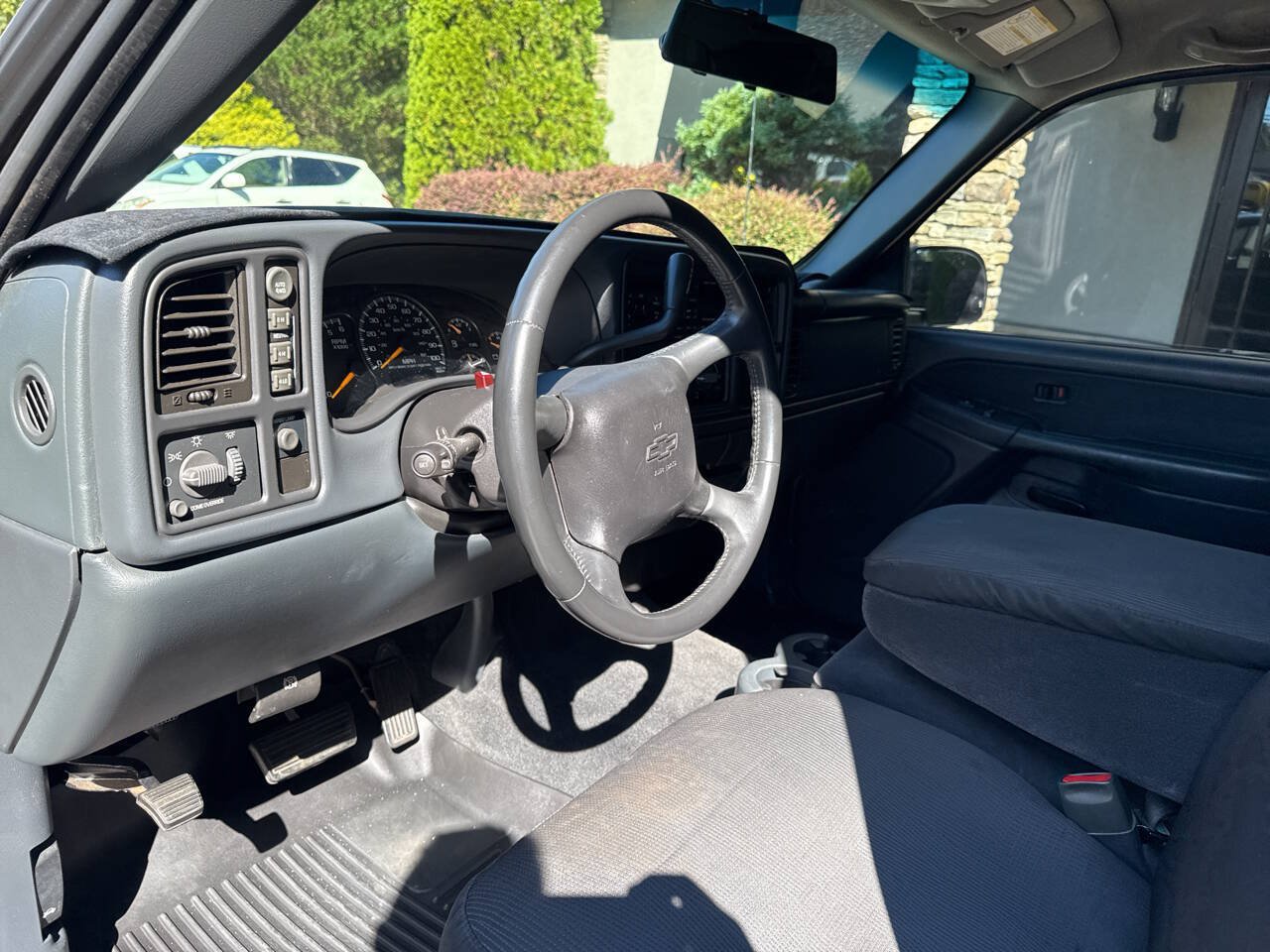 Used 2001 Chevrolet Silverado 1500 LS w/ Off-Road Chassis Pkg AWD/4WD image 13