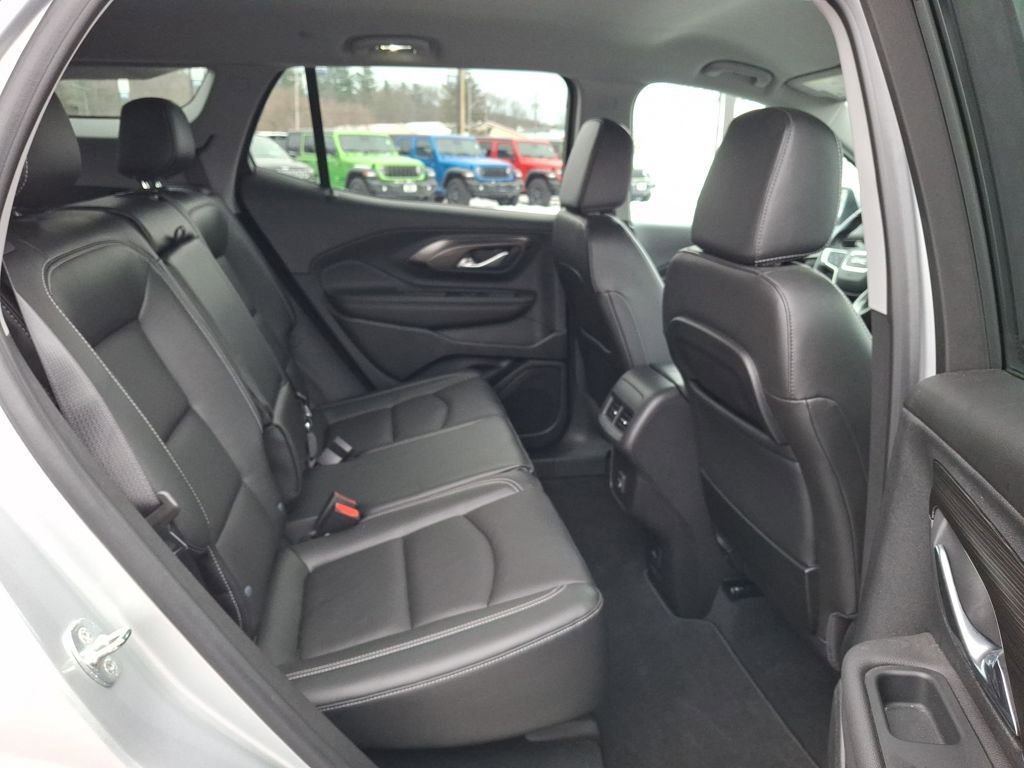 Used 2022 GMC Terrain SLT image 13