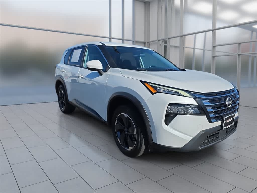 Used 2024 Nissan Rogue SV AWD/4WD image 3