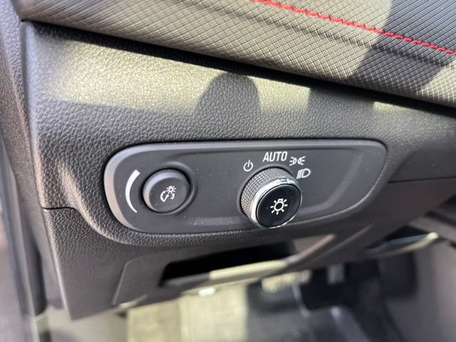 Used 2024 Chevrolet TrailBlazer RS w/ Convenience Package FWD image 17