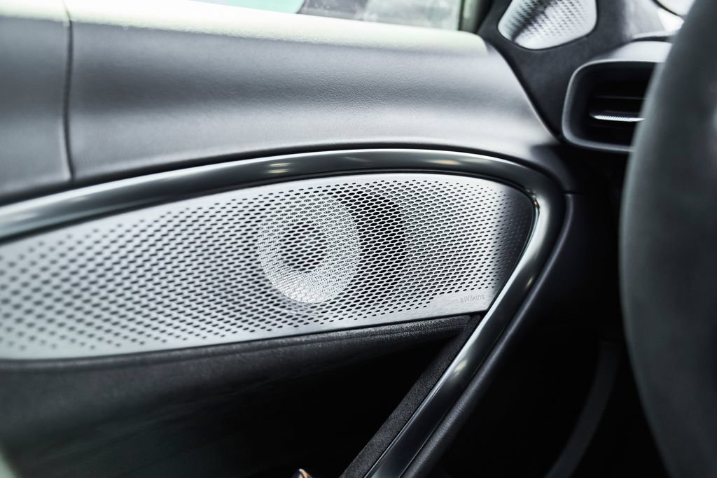 Used 2024 McLaren Artura RWD image 33
