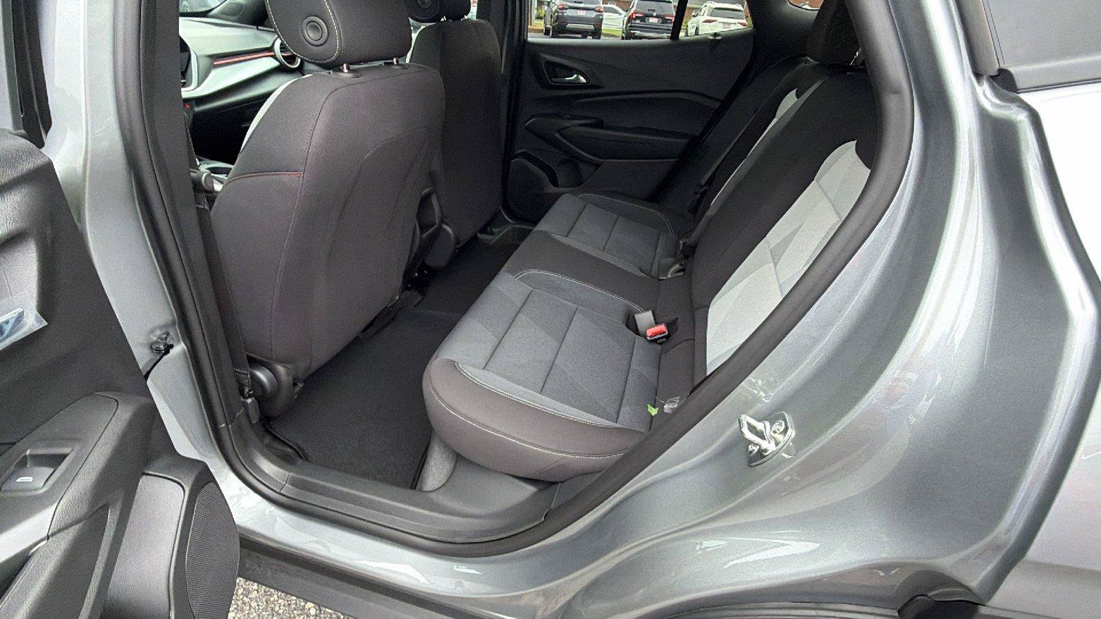 New 2026 Chevrolet Trax RS FWD image 18