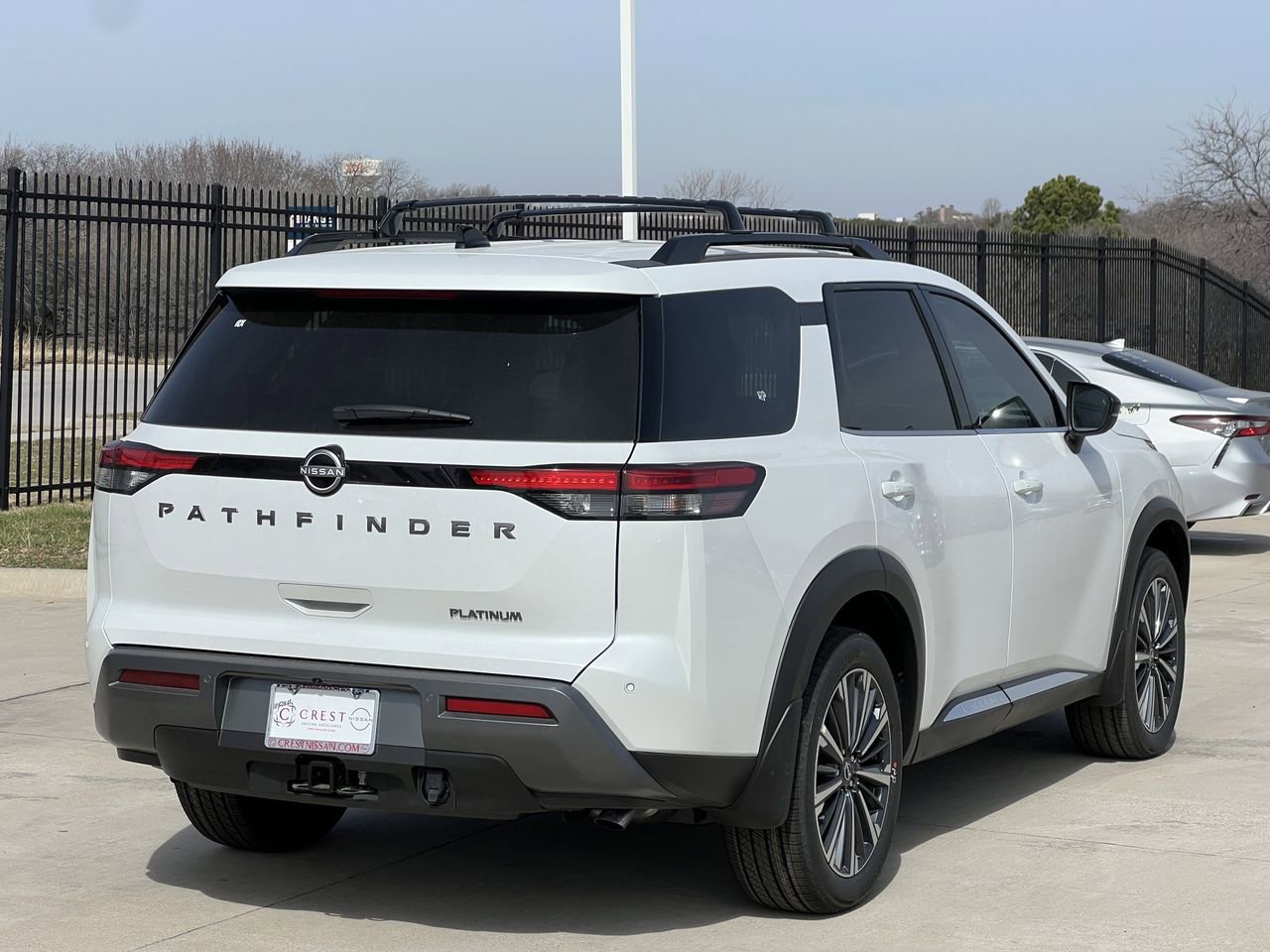 New 2026 Nissan Pathfinder Platinum FWD image 4