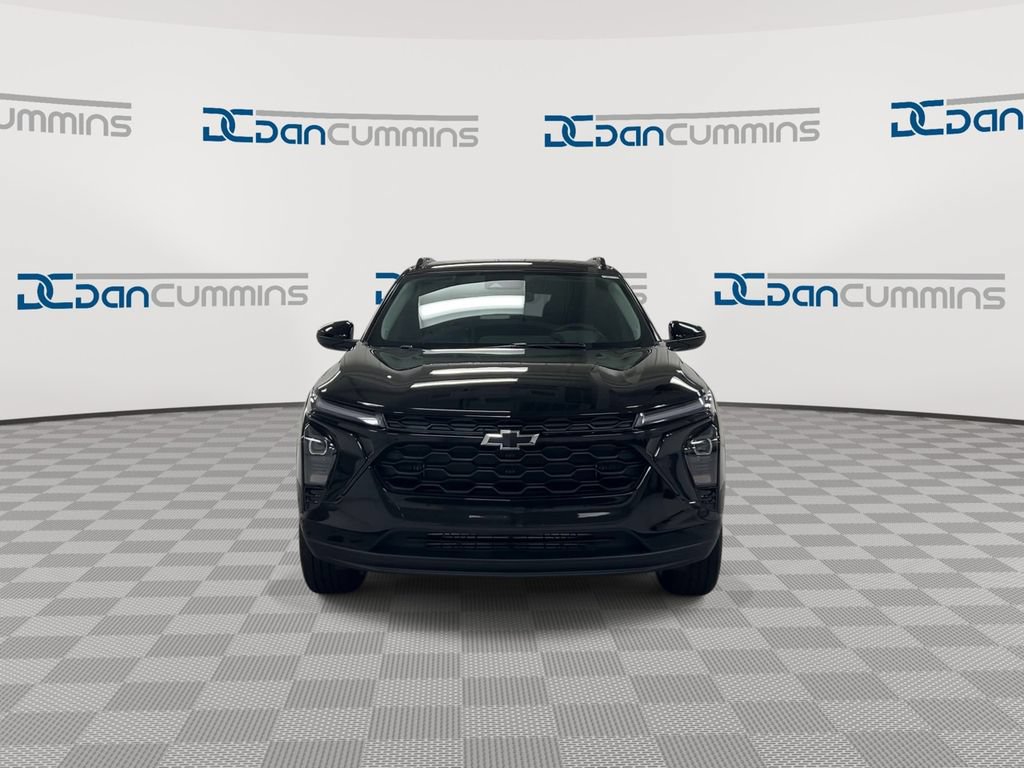New 2026 Chevrolet Trax LT w/ Driver Confidence Package FWD image 3