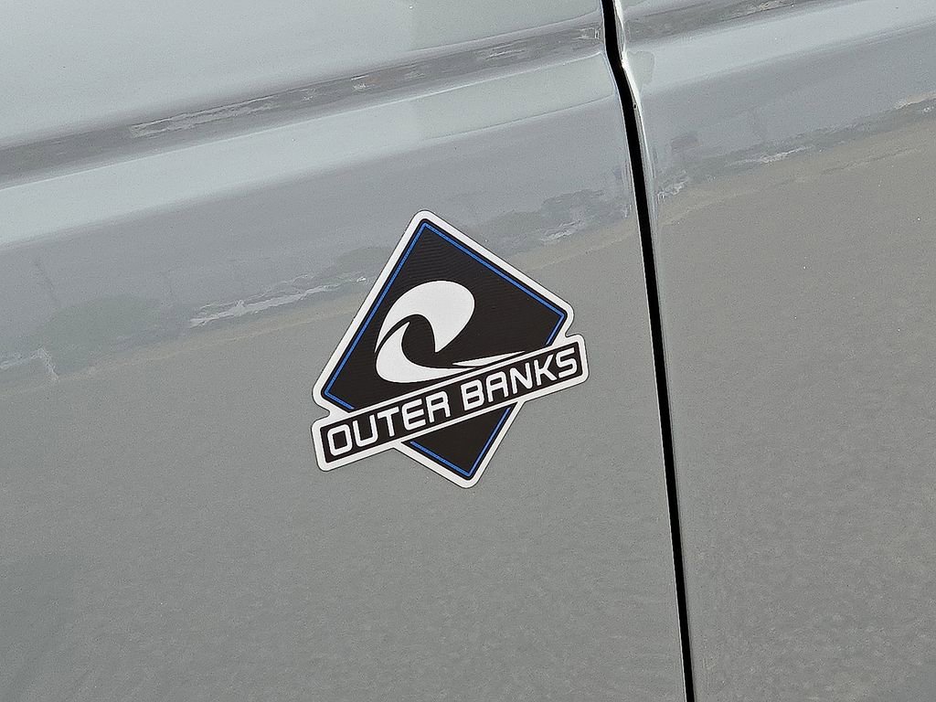 Used 2024 Ford Bronco Outer Banks image 11