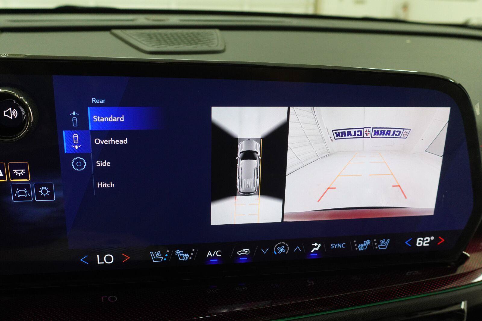 Used 2025 Chevrolet Traverse RS w/ LPO, Floor Liner Package FWD image 18