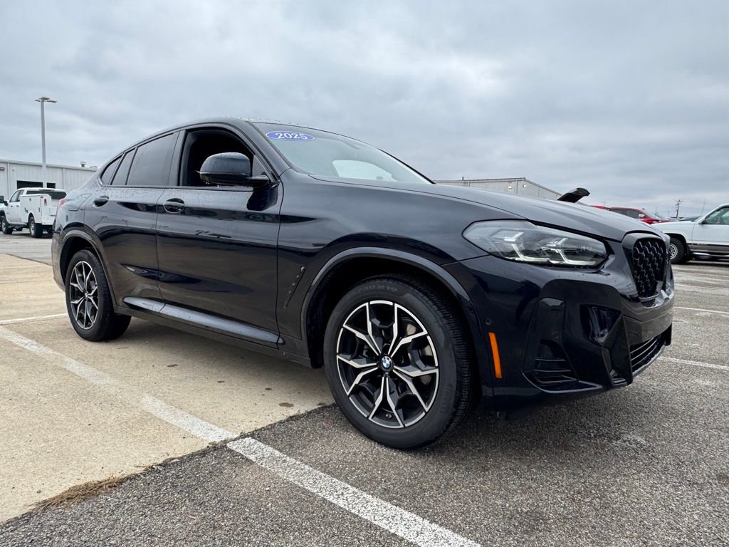 Used 2025 BMW X4 xDrive30i w/ Premium Package image 7