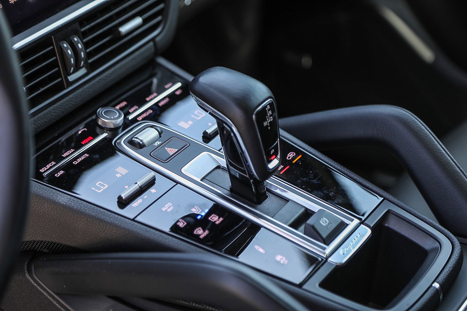 Used 2022 Porsche Cayenne Coupe image 20
