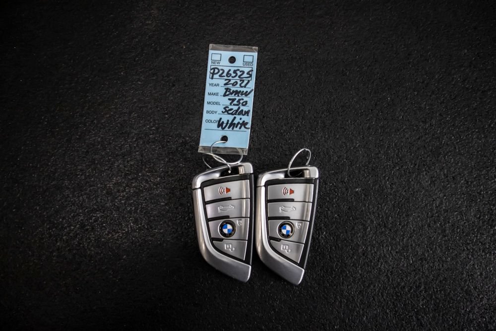 Used 2021 BMW 750i xDrive w/ M Sport Package AWD/4WD image 46