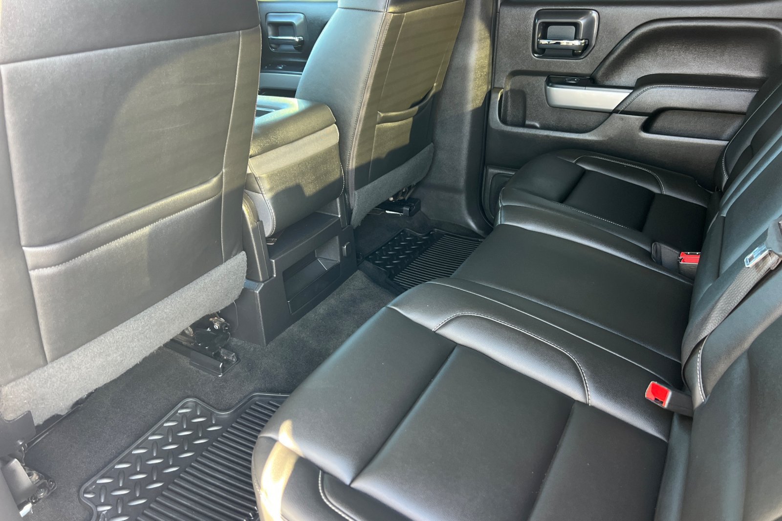 Used 2018 Chevrolet Silverado 1500 LT w/ All Star Edition AWD/4WD image 12