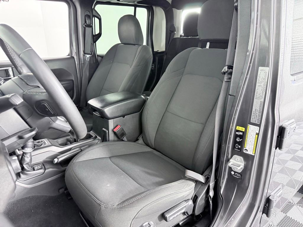 Used 2023 Jeep Gladiator Sport image 11