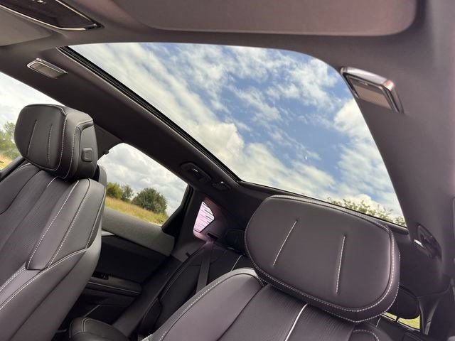 New 2026 Cadillac Optiq Luxury 2 RWD image 18