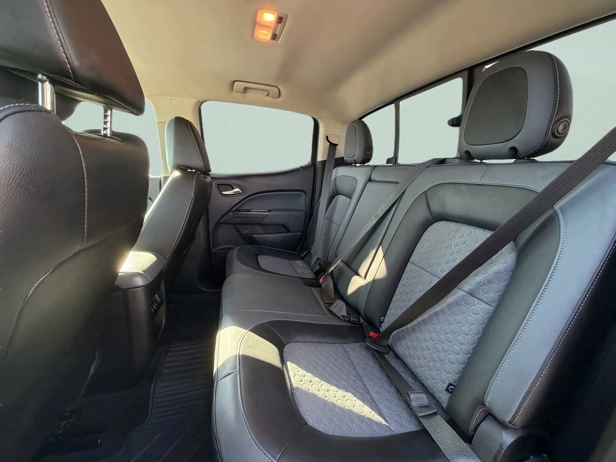 Used 2018 Chevrolet Colorado Z71 image 18