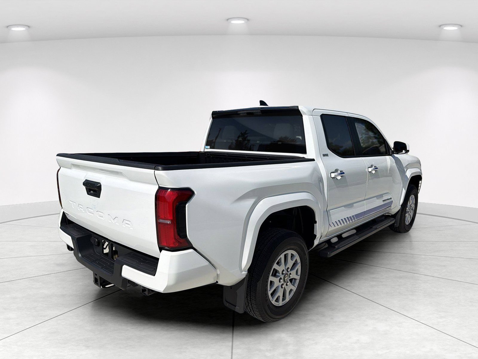 Used 2024 Toyota Tacoma SR5 RWD image 4