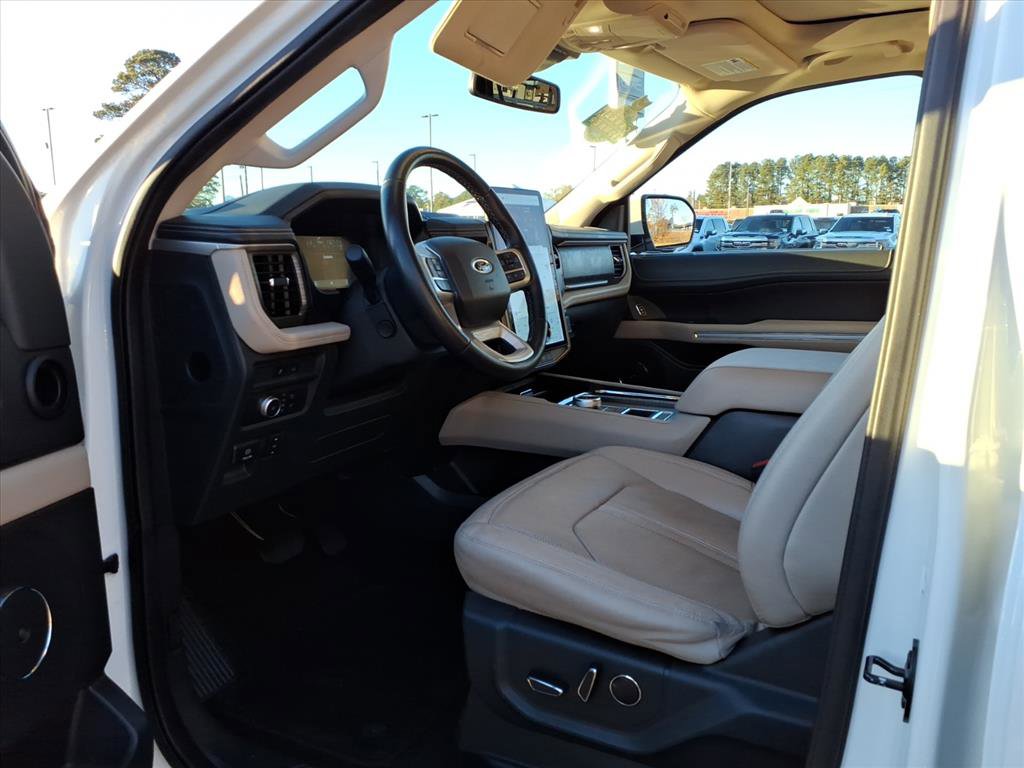 Used 2022 Ford Expedition Max Limited image 21