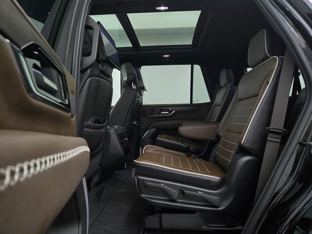 Used 2025 GMC Yukon Denali Ultimate w/ LPO, Floor Liner Package image 47