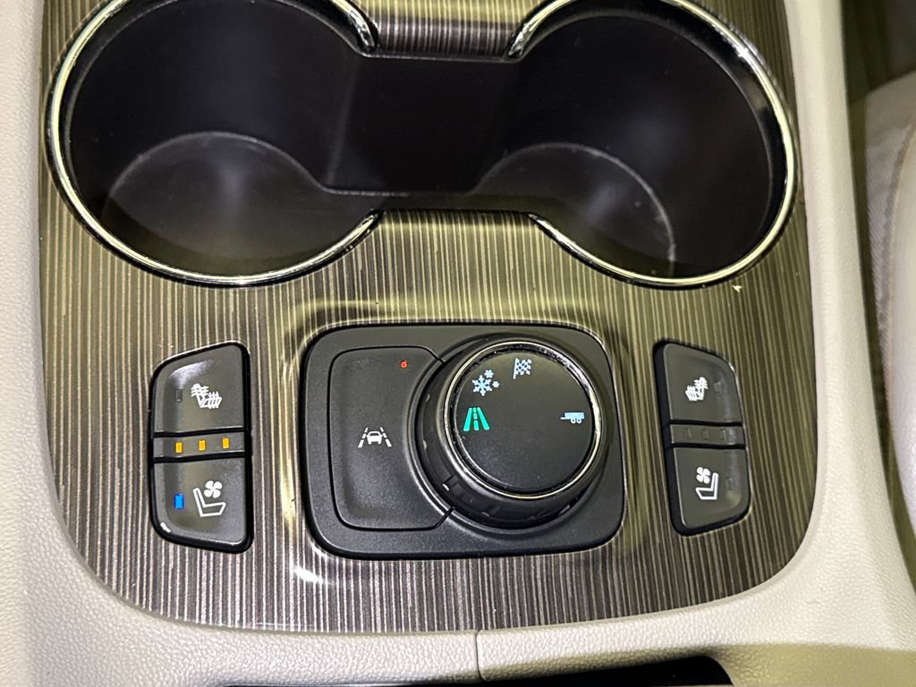 Used 2021 GMC Acadia SLT w/ Premium Package FWD image 31