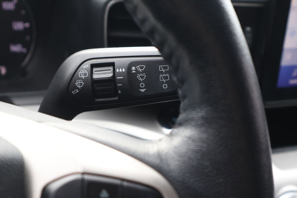 Used 2022 Ford Explorer XLT w/ Equipment Group 202A image 24