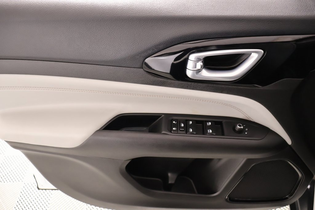 Used 2024 Jeep Compass Limited image 15