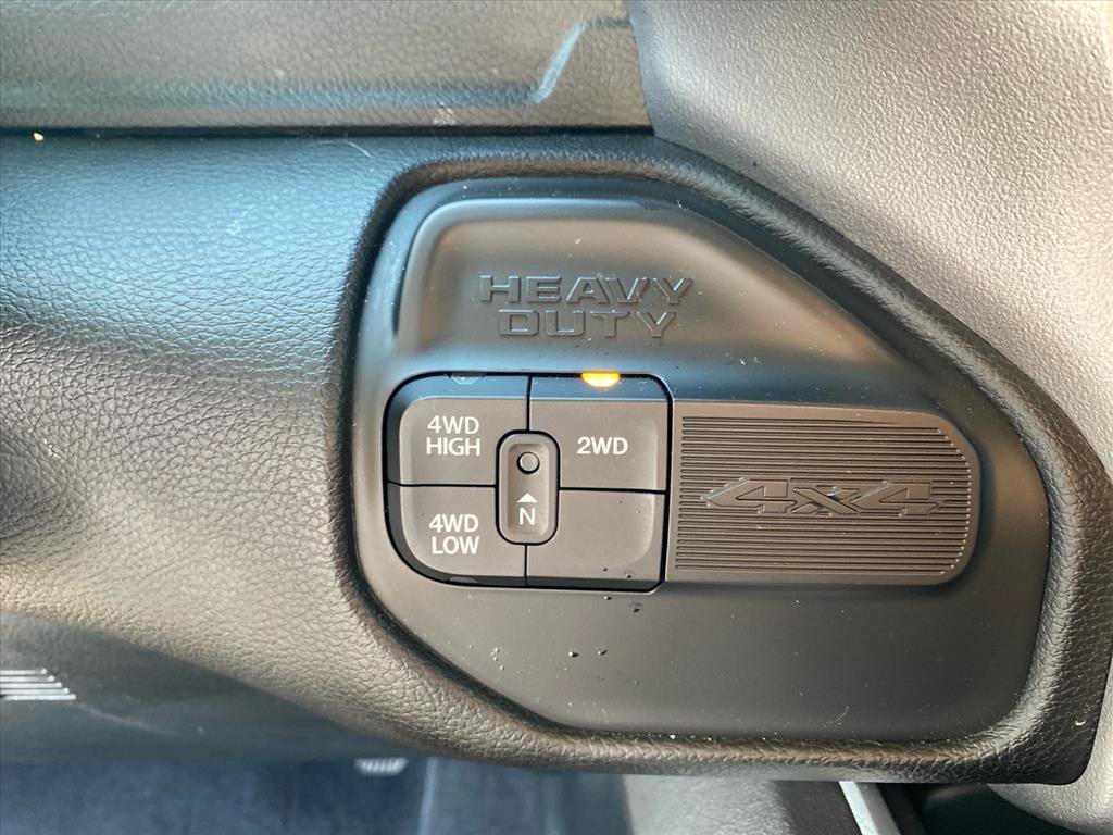 Used 2024 RAM 3500 Big Horn w/ Night Edition AWD/4WD image 12